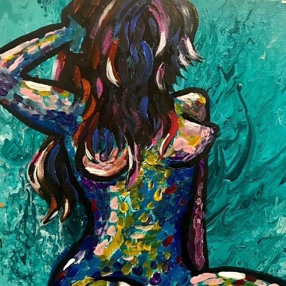 The Cropped Lady - Picture 2 of 3